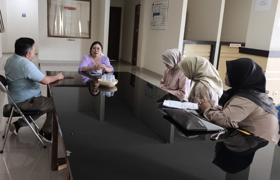 4 Mahasiswa UNS Jawa Tengah Kunjungi BRIDA Buleleng