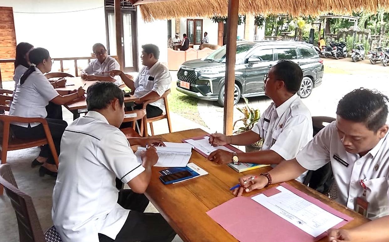 Balitbang Inovda Bersama Tim Monitoring Inovasi di Desa Tembok