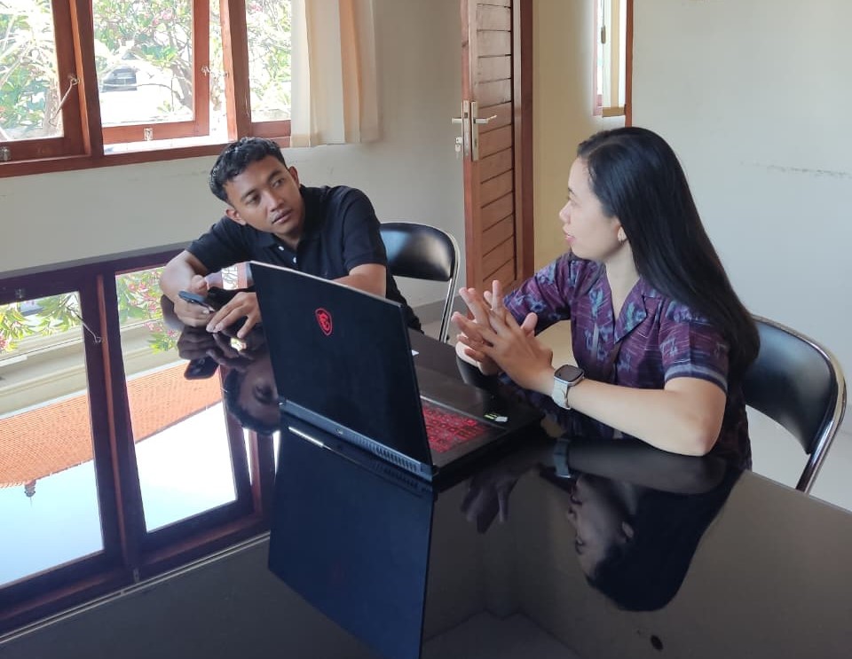 Menerima Konsultasi HKI dari pemilik merek di Desa Penglatan